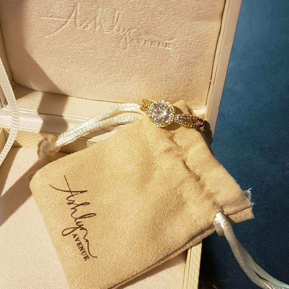Ashlyn Avenue yellow gold 18k plated size 8 - Picture 3 of 8